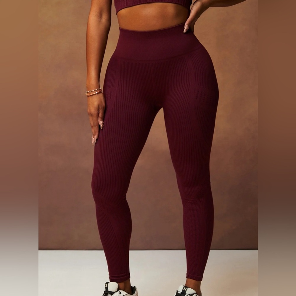 Fabletics High Waisted Compressive Legging ***NWT